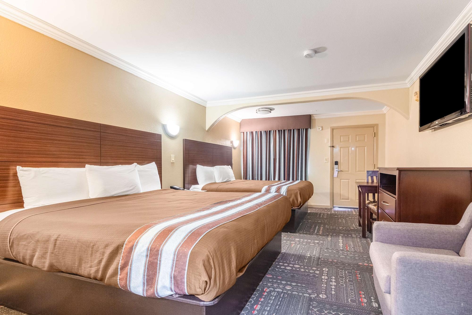 Americas Best Value Inn Houston Heights At I-45 Bagian luar foto