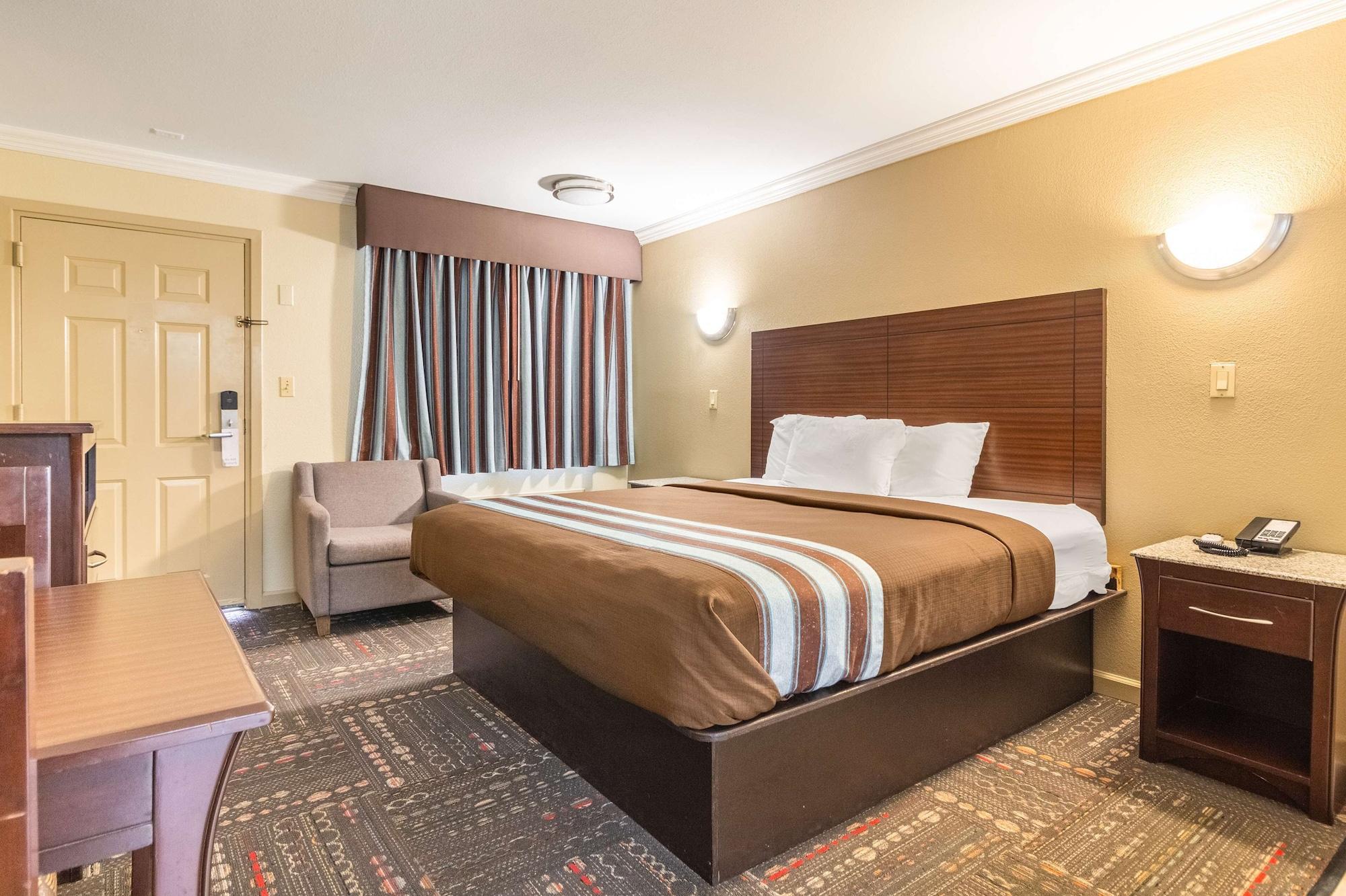 Americas Best Value Inn Houston Heights At I-45 Bagian luar foto