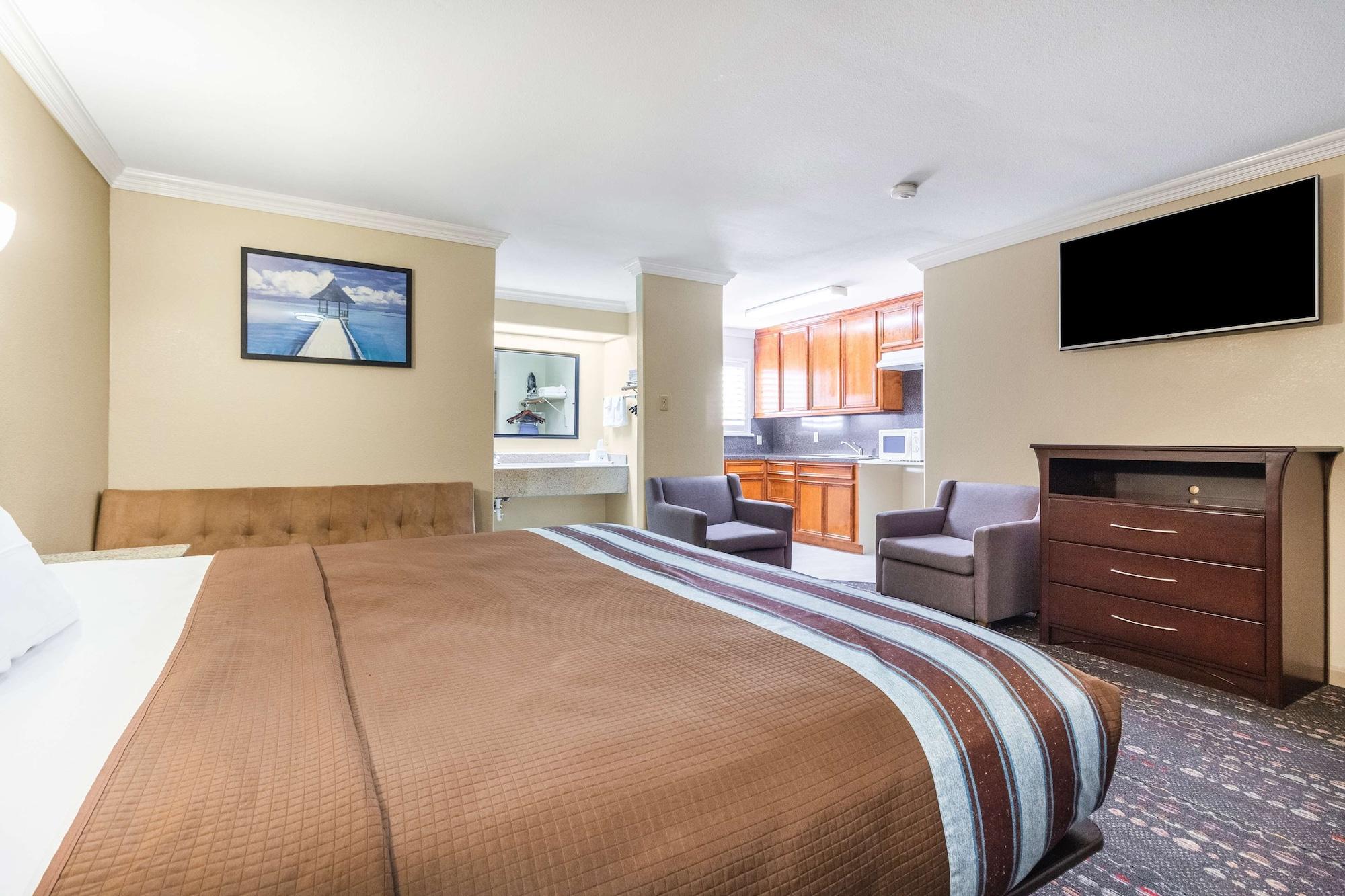 Americas Best Value Inn Houston Heights At I-45 Bagian luar foto
