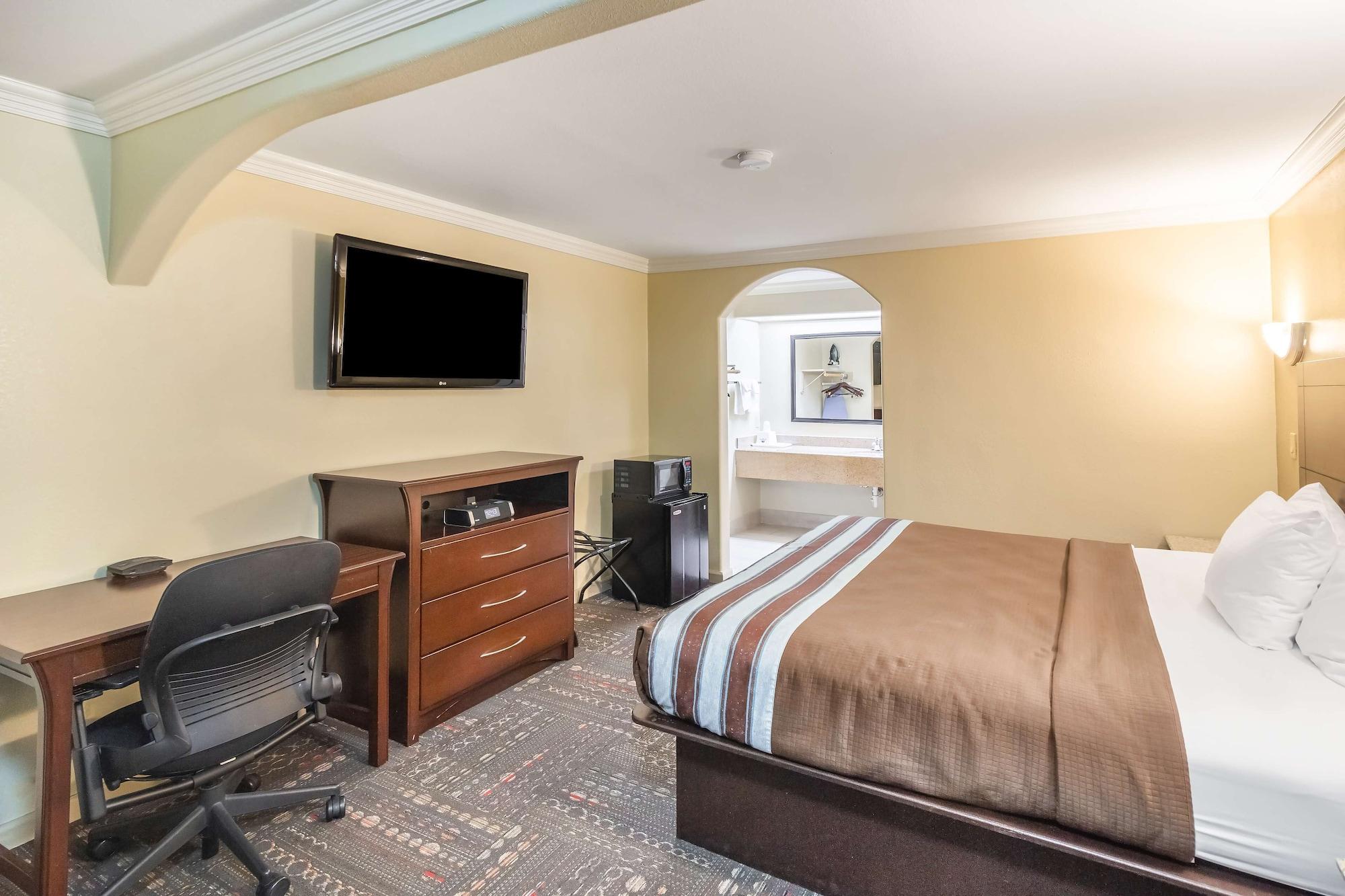 Americas Best Value Inn Houston Heights At I-45 Bagian luar foto