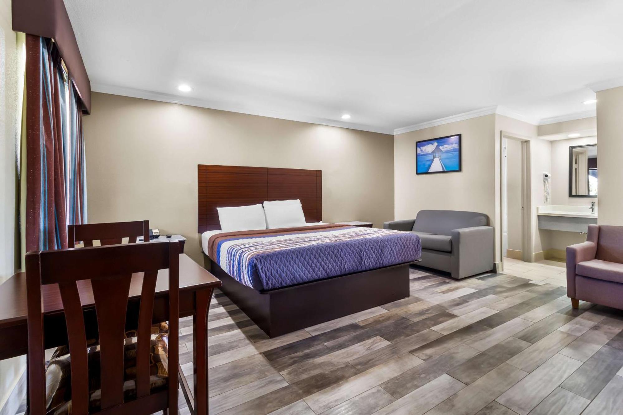 Americas Best Value Inn Houston Heights At I-45 Bagian luar foto